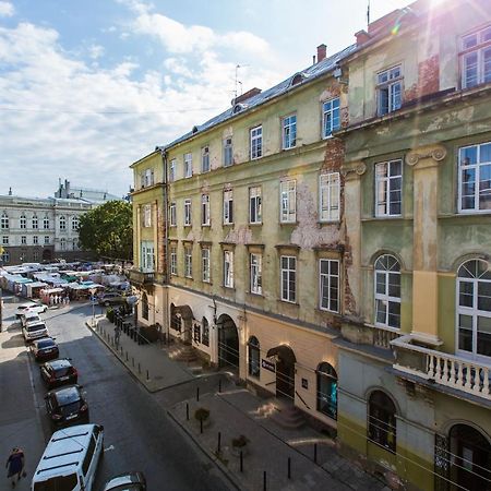 リヴィウНавпроти Вернісажу Біля Оперного Вулиця Театральна 26 Є Балкон Та Інернетアパートメント エクステリア 写真