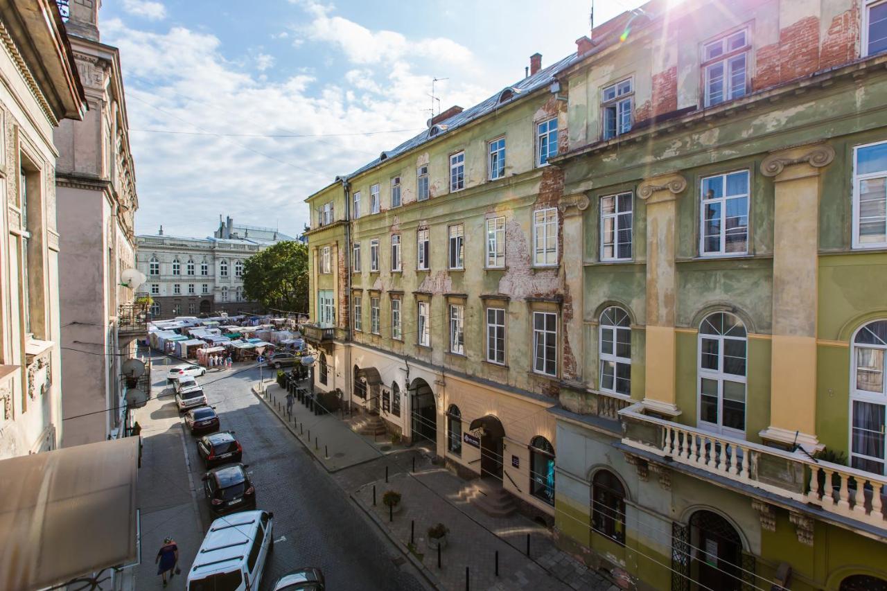 リヴィウНавпроти Вернісажу Біля Оперного Вулиця Театральна 26 Є Балкон Та Інернетアパートメント エクステリア 写真