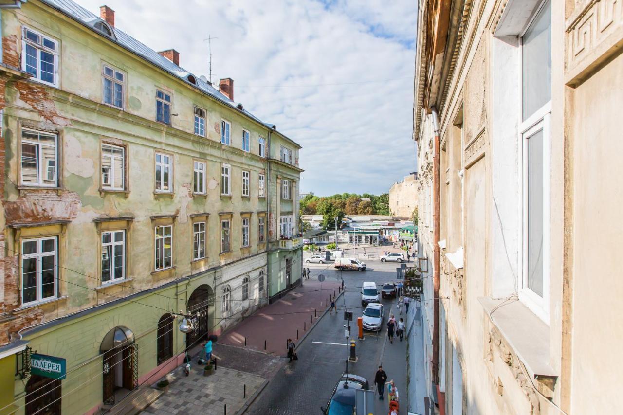 リヴィウНавпроти Вернісажу Біля Оперного Вулиця Театральна 26 Є Балкон Та Інернетアパートメント エクステリア 写真
